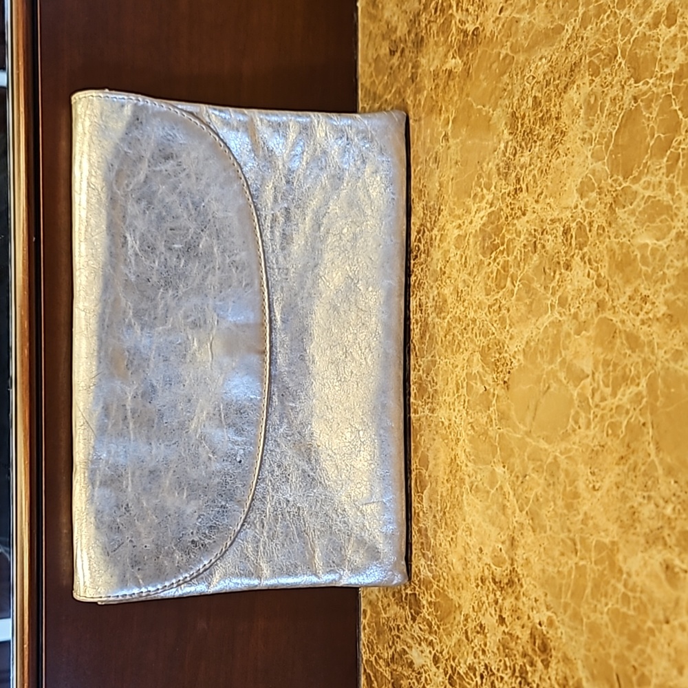 WOMEN'S LAI ITALY DISTRESSED SILVER METALLIC ENVELOPE CLUTCH BAG PURSE $150